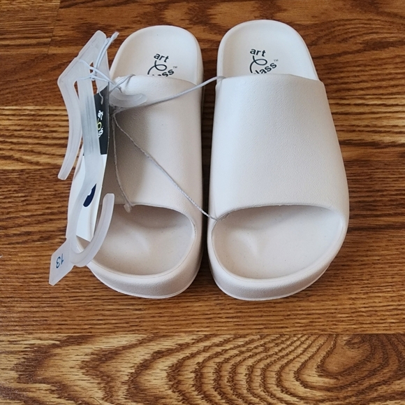 Girls summer shoes size 13 NWT - Picture 1 of 3